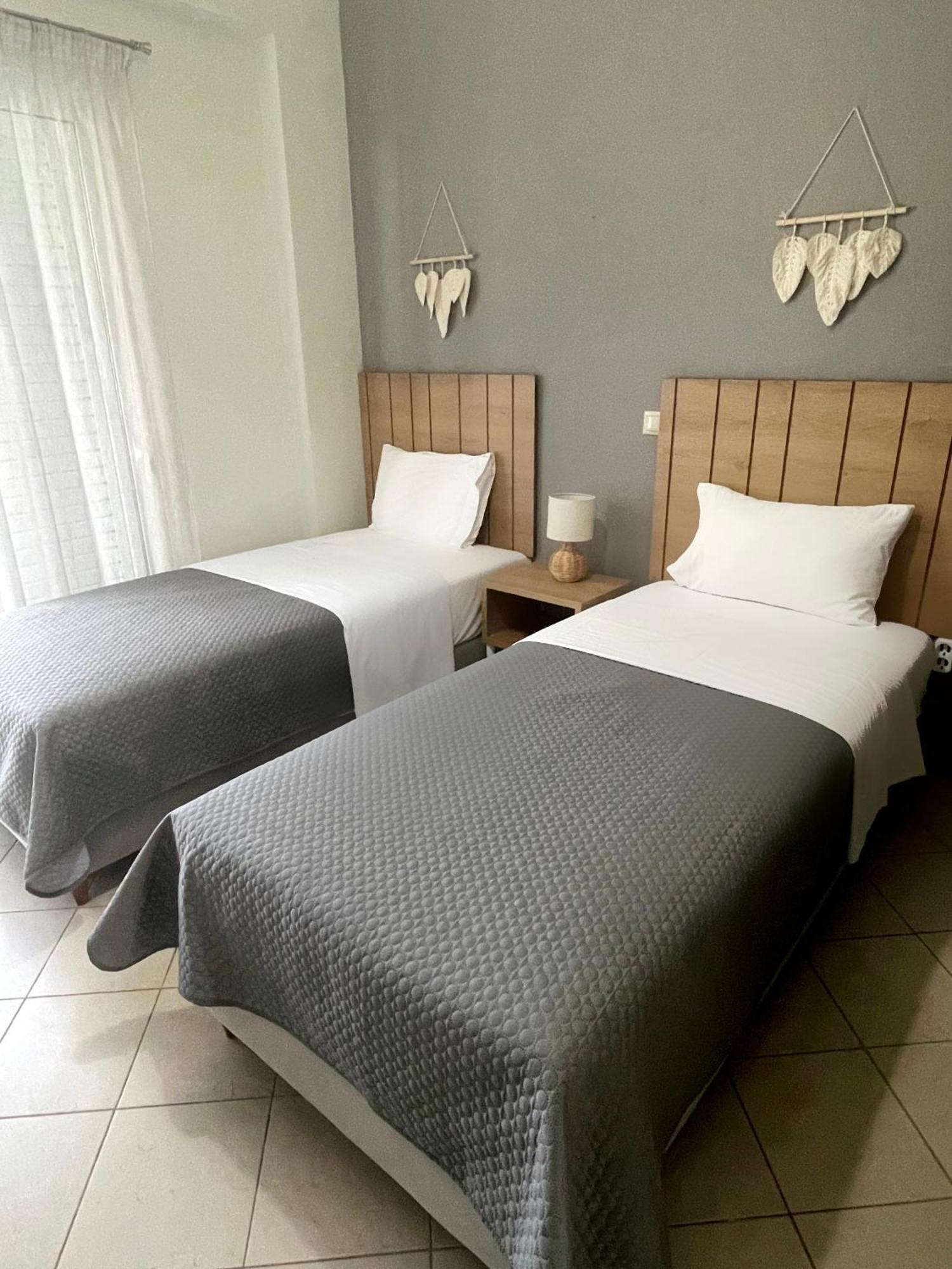 Rondo'S Hotel Himare Exterior photo